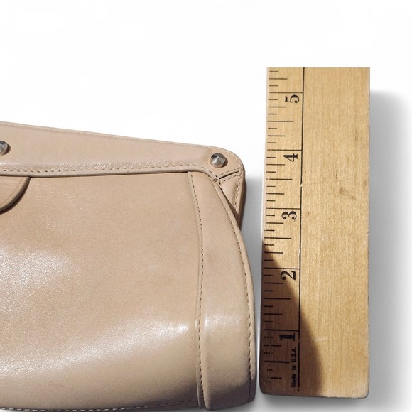 Cole Haan Trinity Beige Leather Wristlet Bag Silver Chain Magnetic Closure - Picture 7 of 9